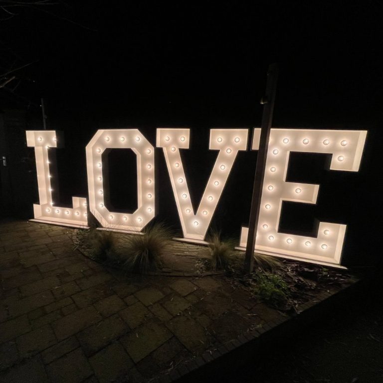LOVE-lichtletter-150cm