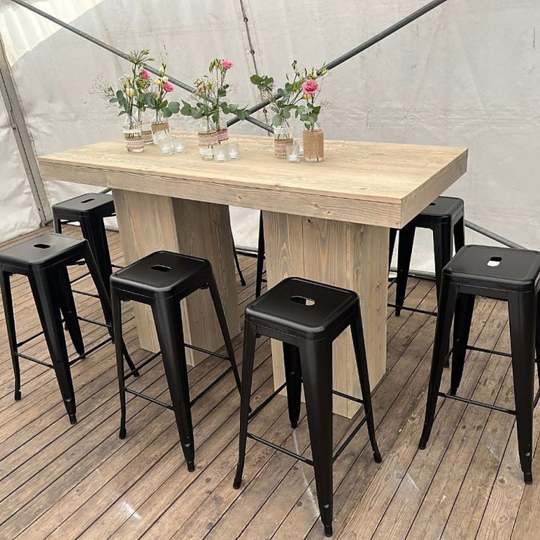 statafel-set-met-krukken